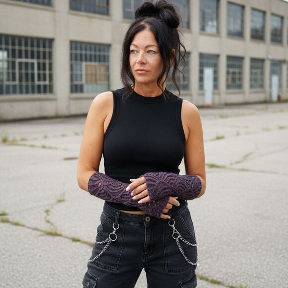 Purple HandKnit Fingerless Armwarmer Gift Halloween Wool Blend Made in Canada - Picture 1 of 4